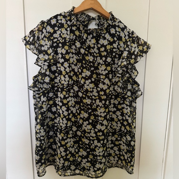 Flowery top - Picture 1 of 3